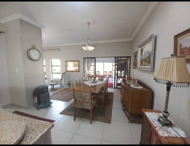 2 BEDROOM RETIREMENT UNIT FOR SALE IN JORDAAN PARK
